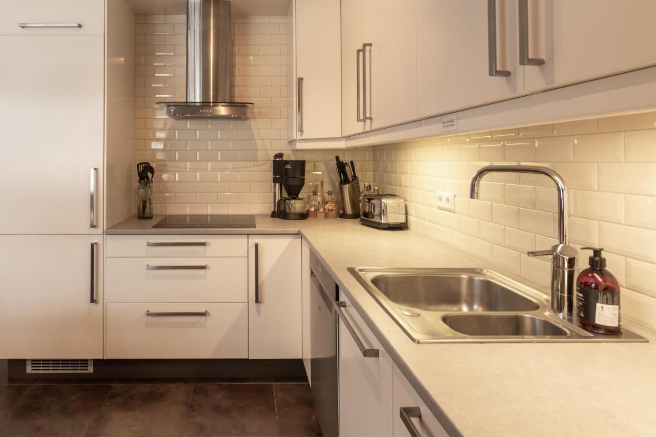 Old Town Modern Apartment Акурейри Екстериор снимка